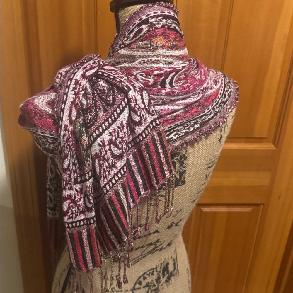 Sacred Threads Paisley Fringe Scarf/Wrap/Shawl/Pashmina - Picture 6 of 7